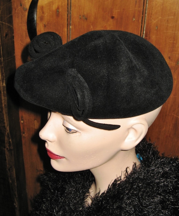 A Beautiful Vintage French Black Felt Hat  With S… - image 1