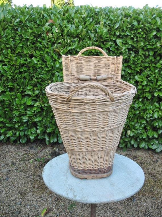 Un Très Beau Millésime Français de Cueillette Raisins en Osier Fait à La Main Hotte/Cueillette Fruit