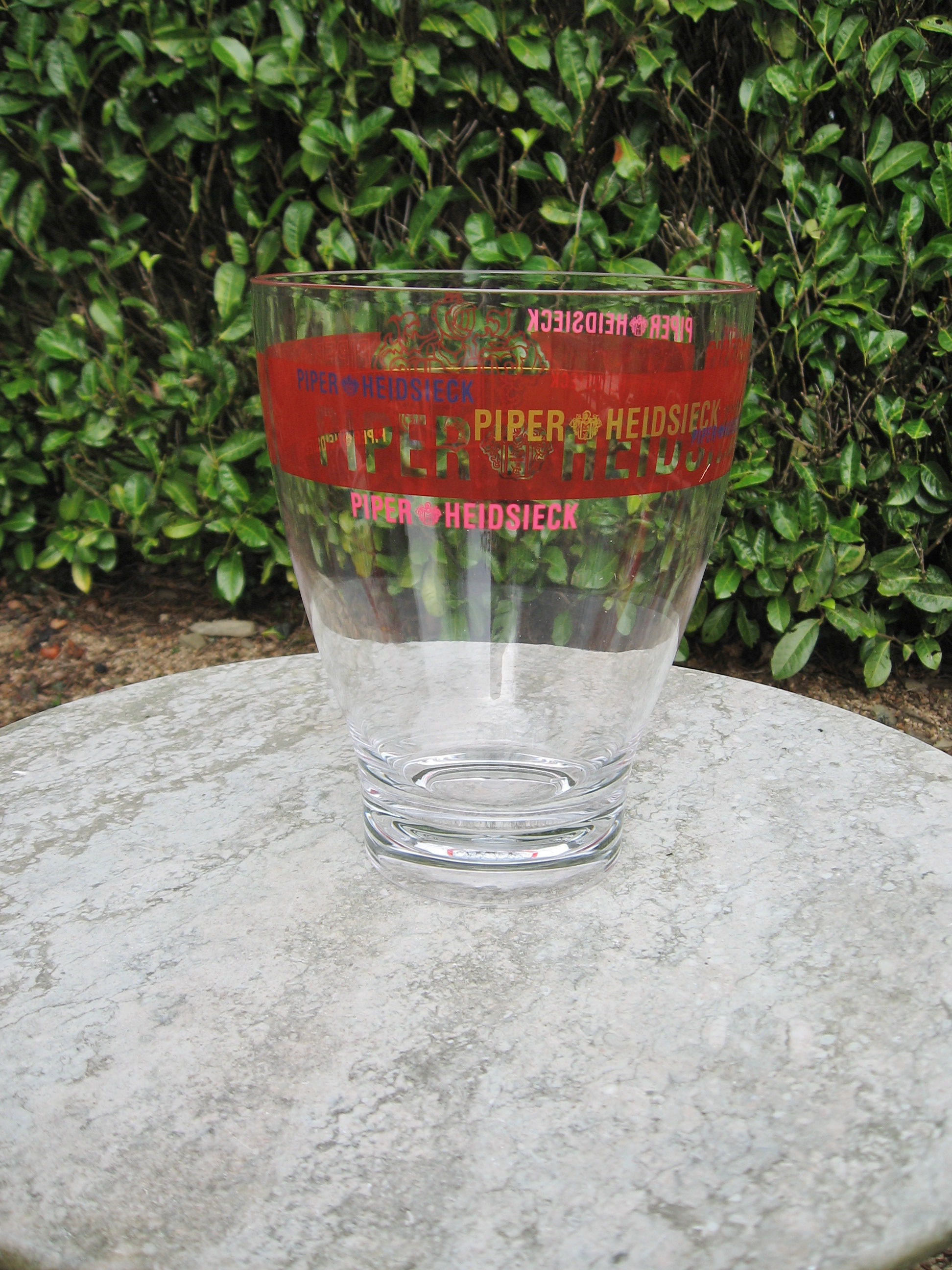 A Nice Français Clear Hard Plastic Champagne Ice Bucket Piper - Heidsieck Champagne