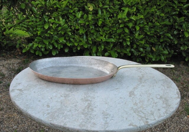 Une Belle Français Poêle à Poisson Ovale en Cuivre Martelé/Saute Frire Boîte Doublée de Poignée Lait