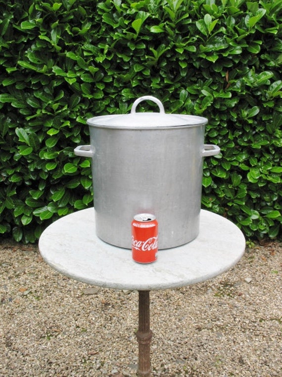 Un Très Bon Millésime Français Grand Pot d'aluminium de Qualité Professionnelle et Couvercle 4, 5 mm