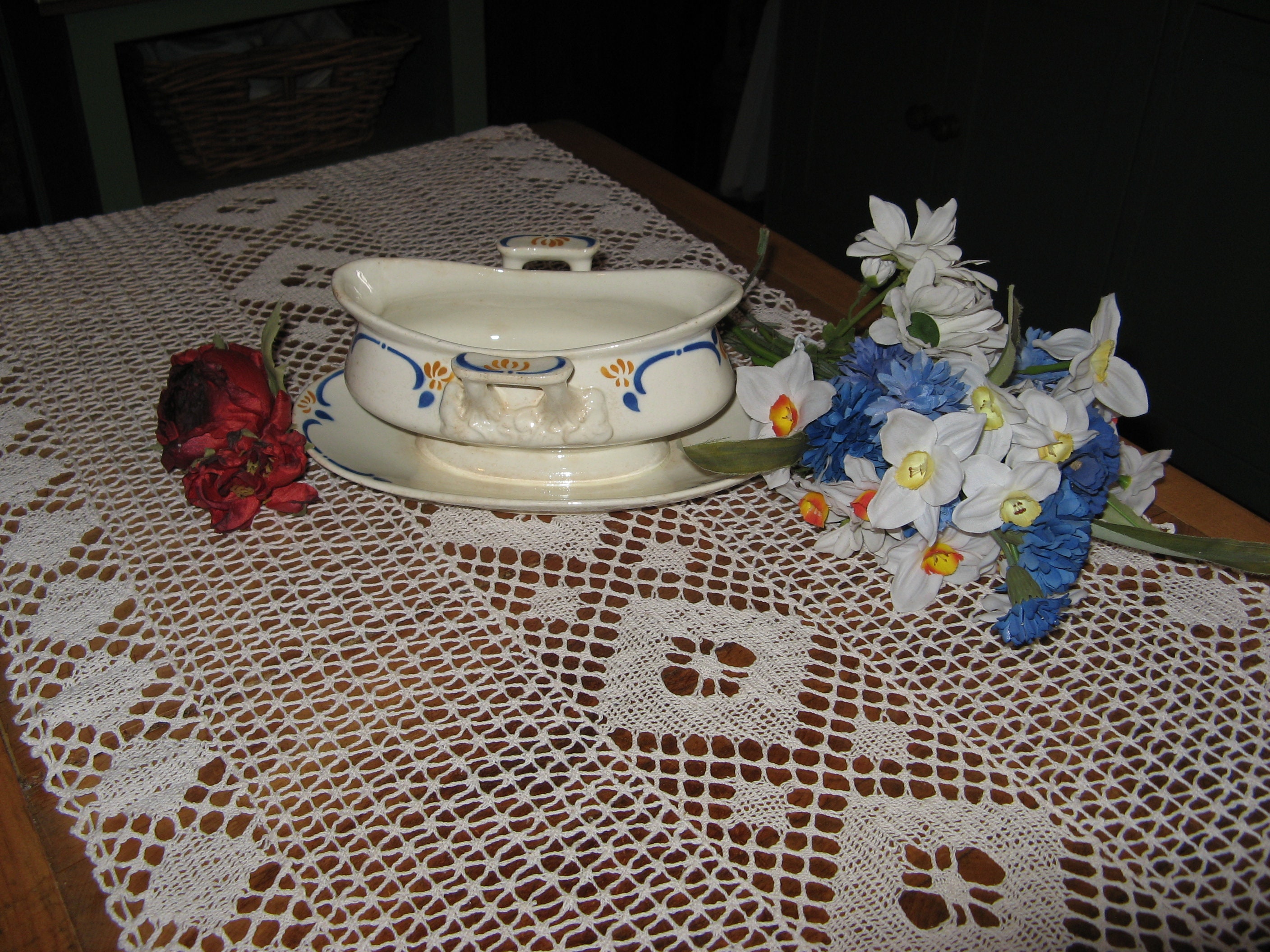 A Beautiful Vintage Français Hbcm Ironstone Sauce Boat/Gravy With Attached Saucer - Hippolyte Boulan