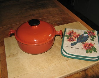 Vintage French "Le Creuset"  Enzo Mari La Mama Range Small Round Cast Iron Dutch  Oven / Casserole Dish With Lid In Burnt Sienna ~ 1970,s