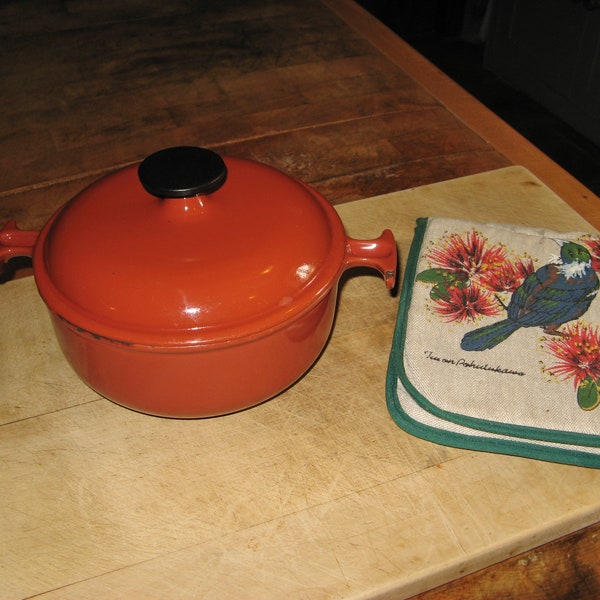 Vintage French "Le Creuset"  Enzo Mari La Mama Range Small Round Cast Iron Dutch  Oven / Casserole Dish With Lid In Burnt Sienna ~ 1970,s