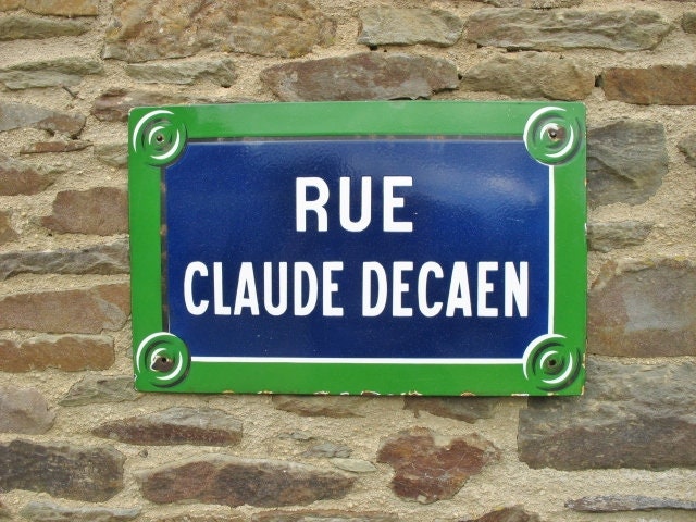 Un Très Beau Grand Millésime Français Panneau Routier en Émail Rue Claude Decaen
