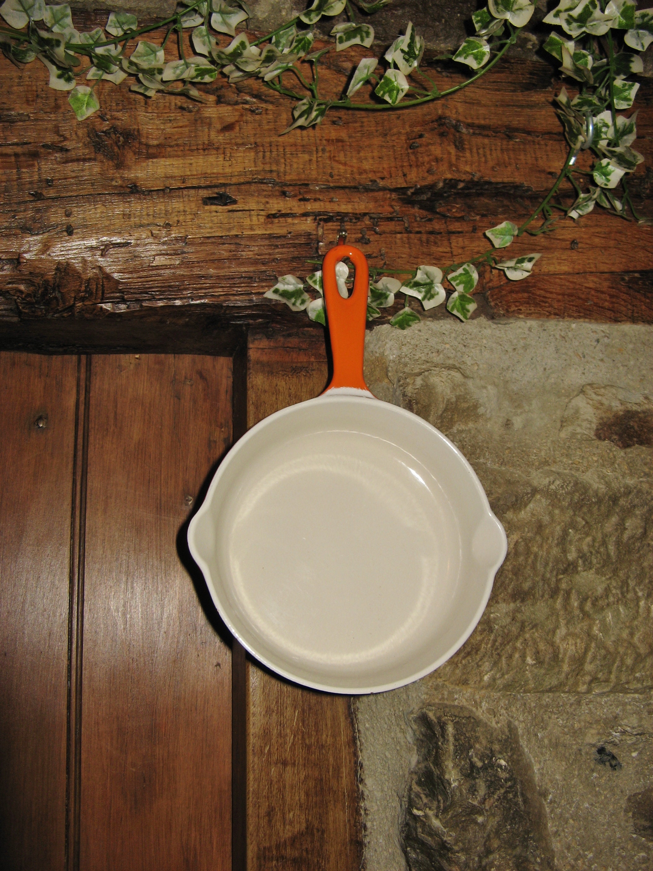 Vintage Français Petite Poêle en Fonte Orange Le Creuset/Poêle à Frire avec Deux Becs Coulants ~ Tai