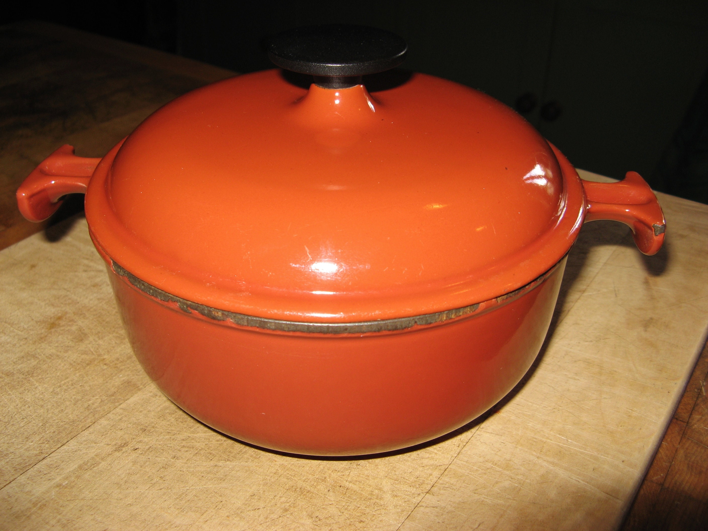 1970s Le Creuset Enzo Mari Bold Orange Skillet 26 Medium Large Fry Pan  Saute Pan Cast Iron Wood Handle La Mama Line Poêlé Vintage Cookware 