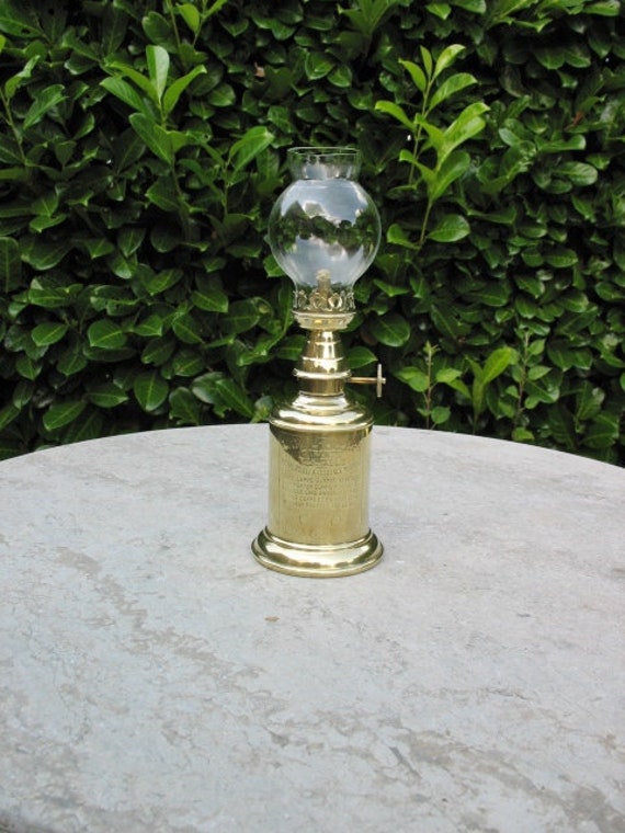 Un Très Beau Millésime Français Brass Vintners Olympe Oil Lamp Wall Hanging ou Table Top