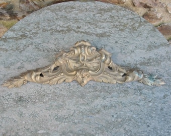 A Very Good  Vintage French Brass  Furniture Mount / Decoration /  Fronton / Pediment