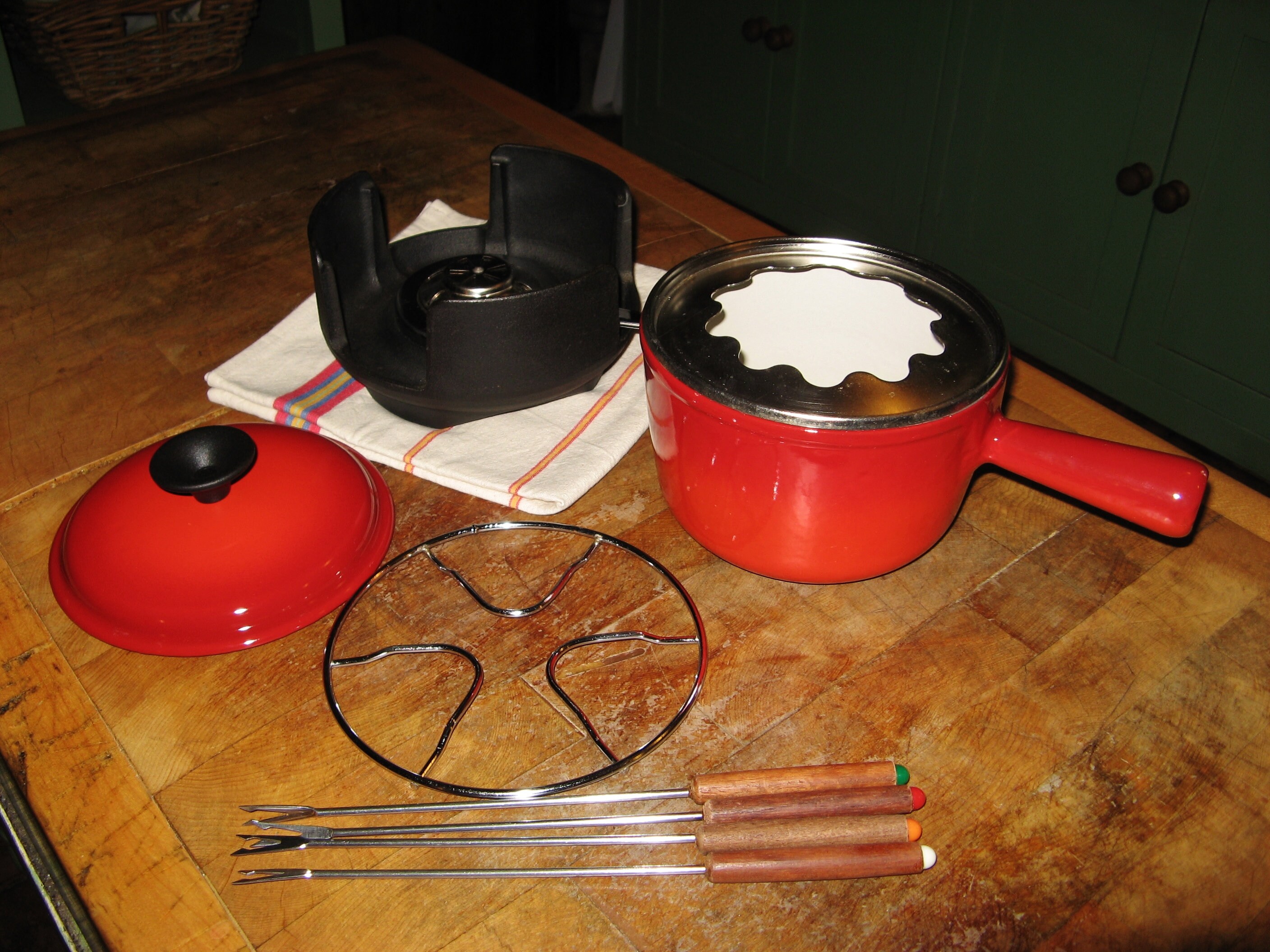 Service à Fondue Nomar Vintage - Fonte émaillée Rouge, 4 Pics, Compatible Induction