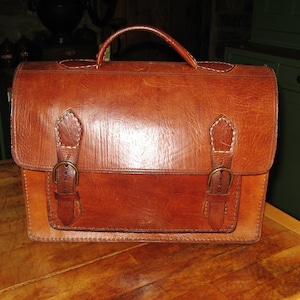 Satchel de cuero marrón fuerte cosido a mano grande francés vintage / maletín / bolso de hombre / bolso de mensajero