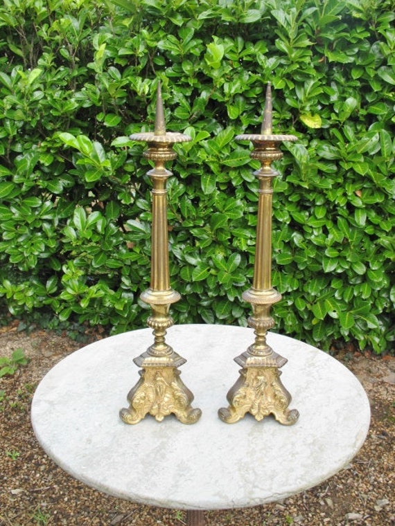 Une Grande Paire de Vintage Français Ormolu , Église en Laiton Chapelle Alter Religieuse Bougie Stic