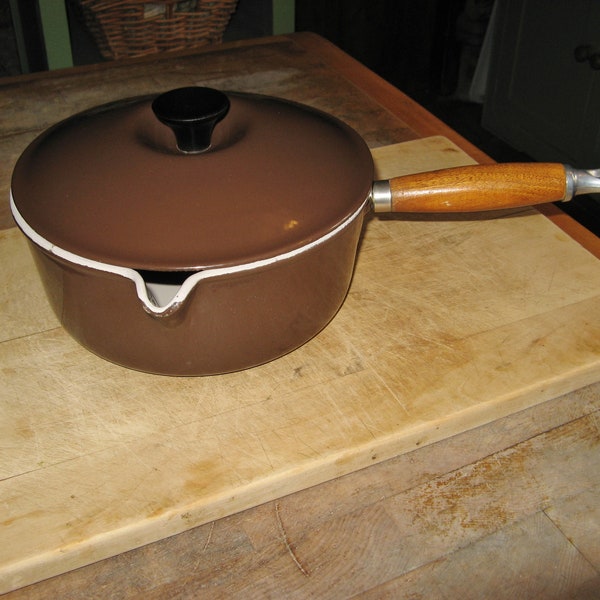 Vintage French Le Creuset Brown Cast Iron Enameled Pouring Saucepan With Lid ~ 22 cm ~  1970,s ~ Farmhouse Country Kitchen