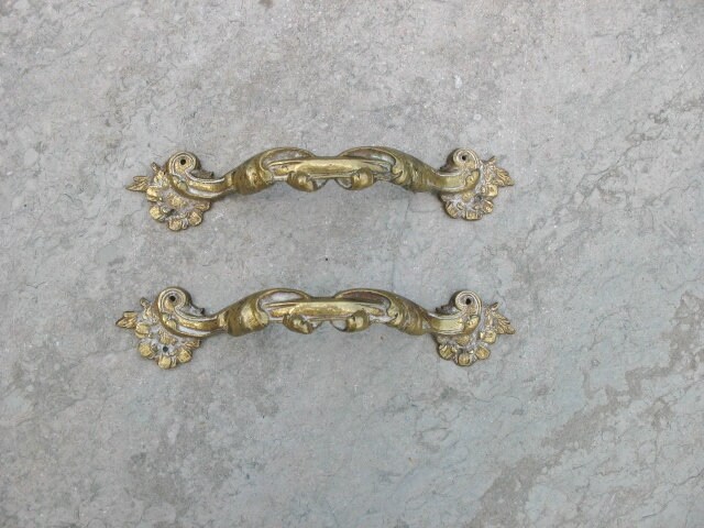 Une Très Paire de Poignées Tiroir Ormolu Français en Laiton, Porte, Tractions d'armoire