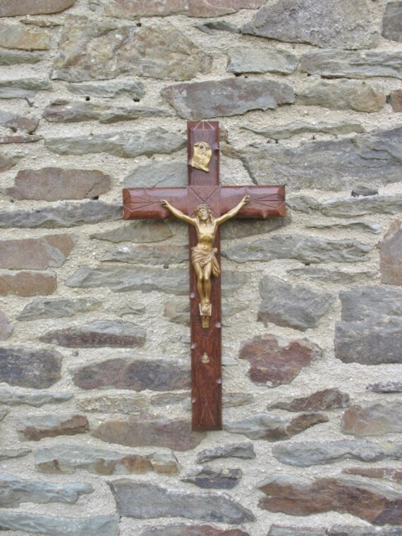 Un Très Beau Millésime Français Grande Croix de Crucifix en Palissandre Sculptée Comme Des Branches