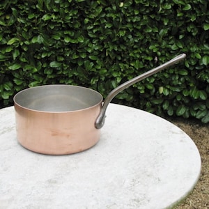 A Very Good Vintage French  Quality Copper Saucepan / Cooking Pot Nickel Lined With iron Handle 2 mm Thick Fabrication Francaise