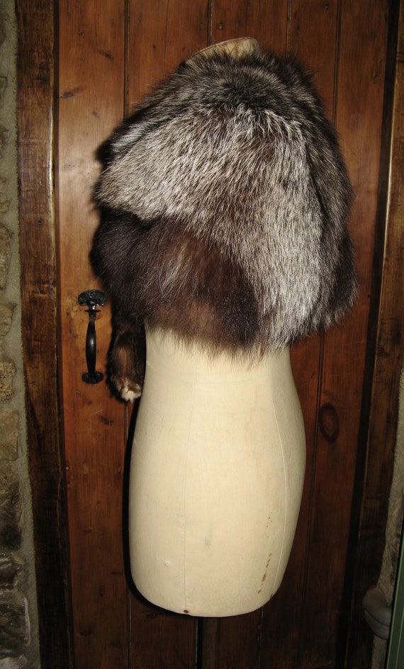 A Beautiful Vintage French Silver Fox Fur Shoulde… - image 5