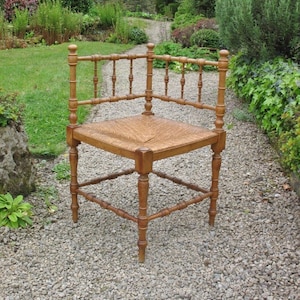 A Very Good Vintage French Turned Light Wood Rush Seated Corner Chair / Country Chair