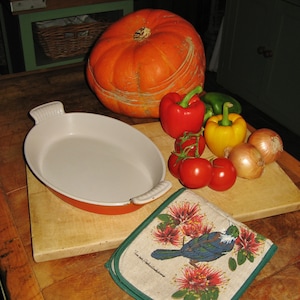 Vintage French &quot;Le Creuset&quot;  Large Oval Gratin Dish In Orange ~ Size 28 ~ 1970,s