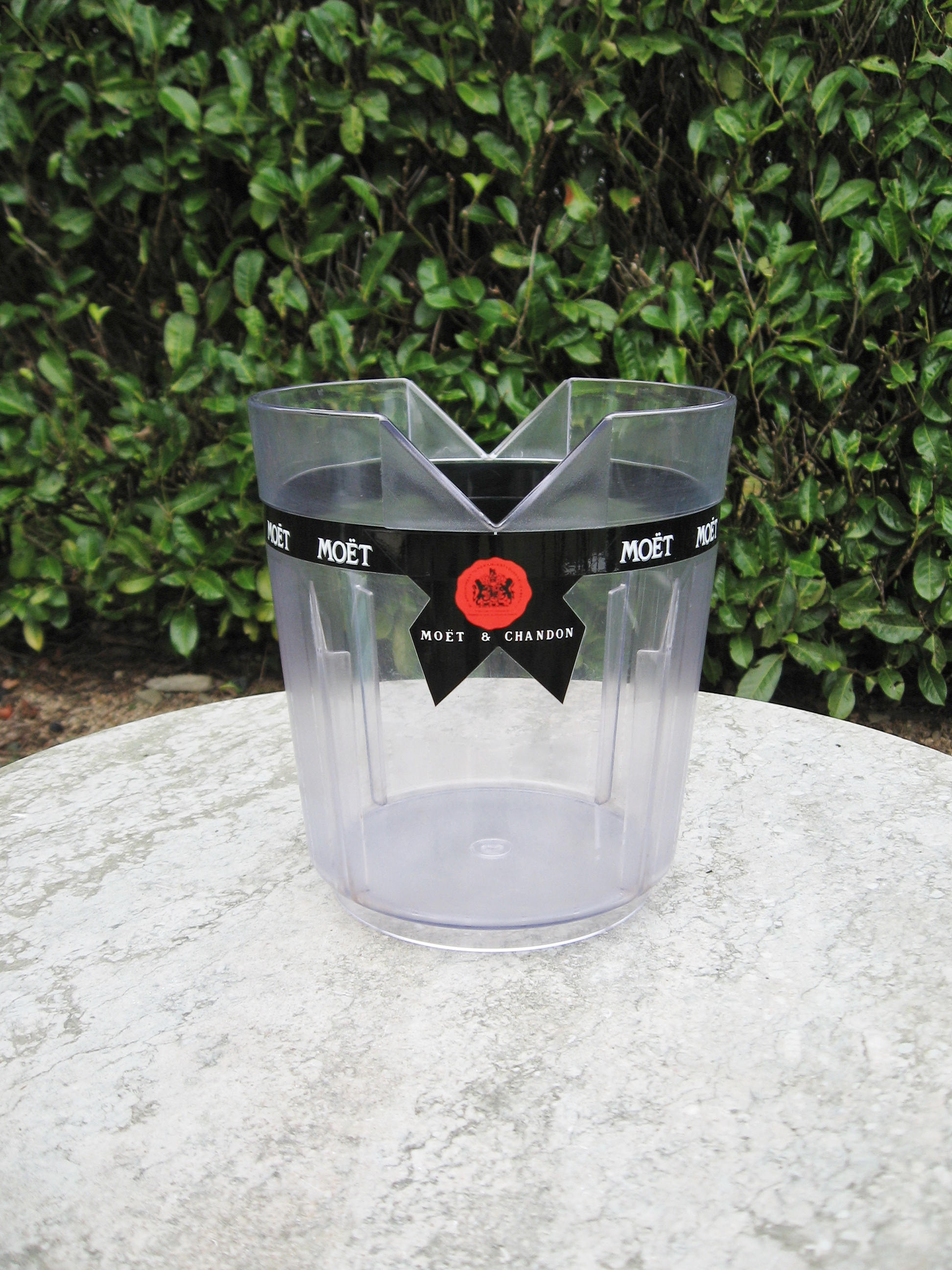 A Nice Français Clear & Frosted Hard Plastic Champagne Ice Bucket Moet & Chandon Champagne