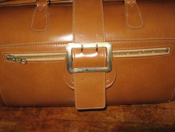 Valise vintage en cuir vert clair, rétro, chic (Gebraucht) in Orbe für