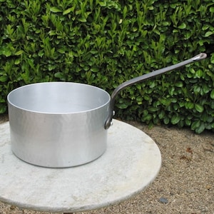 A Nice Vintage French Professional Quality Large Hammered Aluminium Saucepan / Pot With Black Painted Iron Handle Made By  Chomette Favor