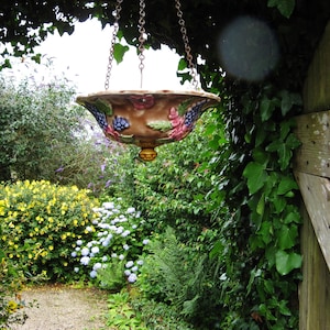Une belle antique Français faïence Majolica Barbotine Hanging Planter / Up lighter ~ 19ème siècle