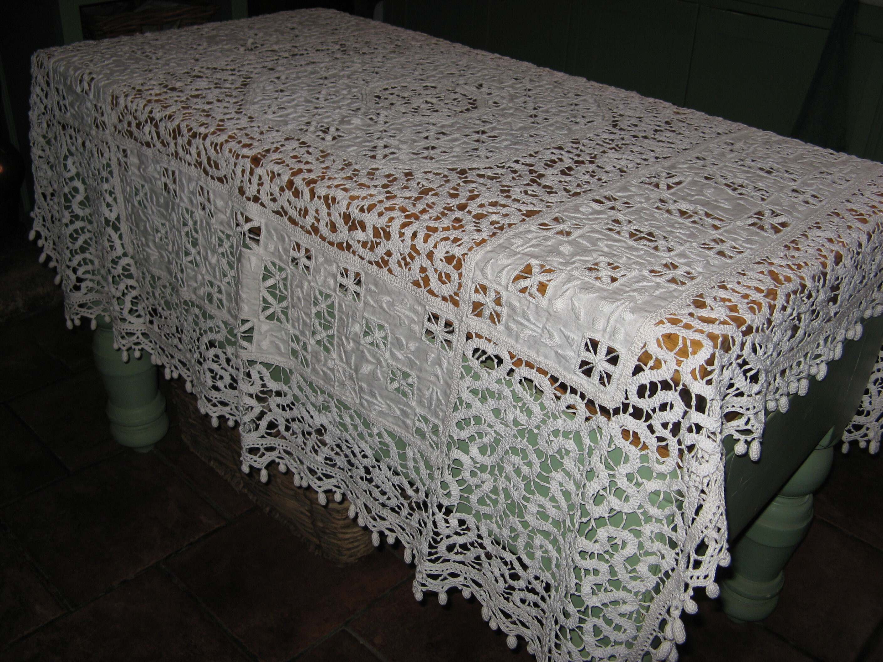 Une Étonnante Antique Français Crochet à La Main/Couverture de Table Travaillée Lit ~ Circa 1900