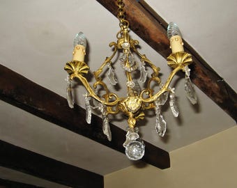 Hermosa lámpara de techo vintage francesa de bronce y cristal con tres brazos, estilo jaula, década de 1940