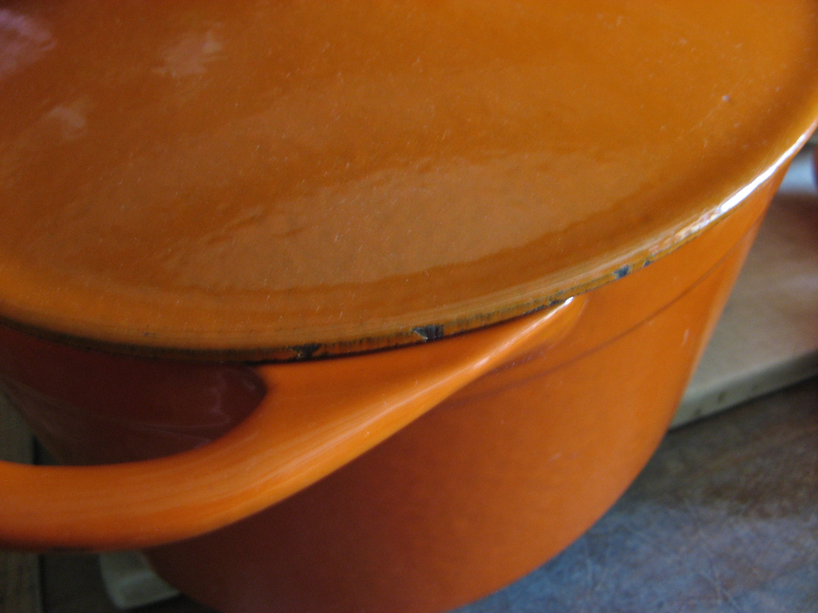 Cocotte Fonte Ancienne Ovale / Andre Cousanses Modele 30