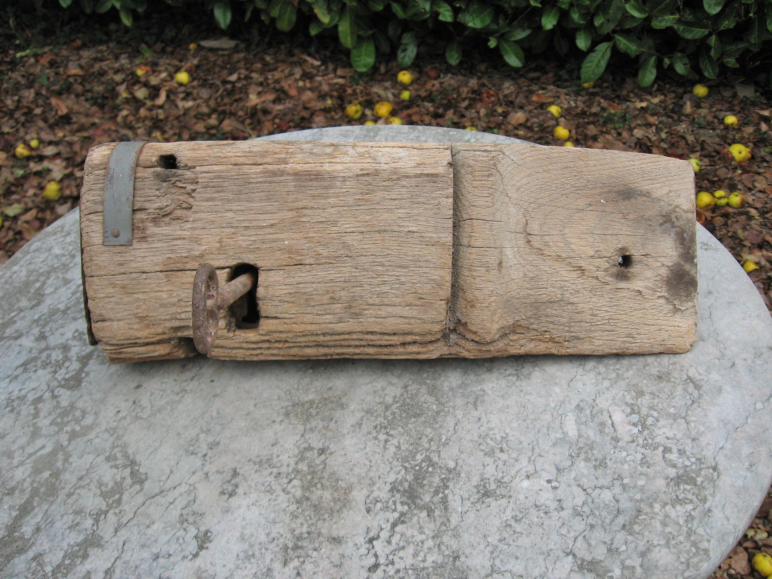 A Good Old Français Hand Made Wood Caséd Door Lock Début Des Années 1800 Travailler avec La Clé Orig