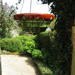 Une belle jardinière suspendue antique Français faïence Majolica Barbotine / Up lighter ~ années 1930