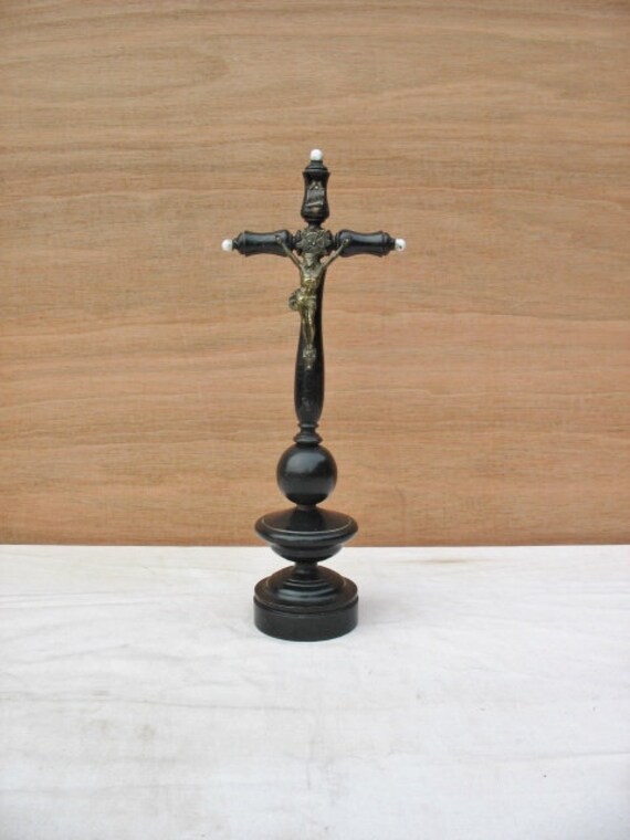 Un Très Beau Français Vintage Crucifix Noir Autoportant/Croix avec Figure Du Christ