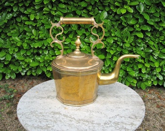 A Very Nice Ornate Heavy Brass Kettle /  Bouilloire Great For A Farmhouse / Country Kitchen