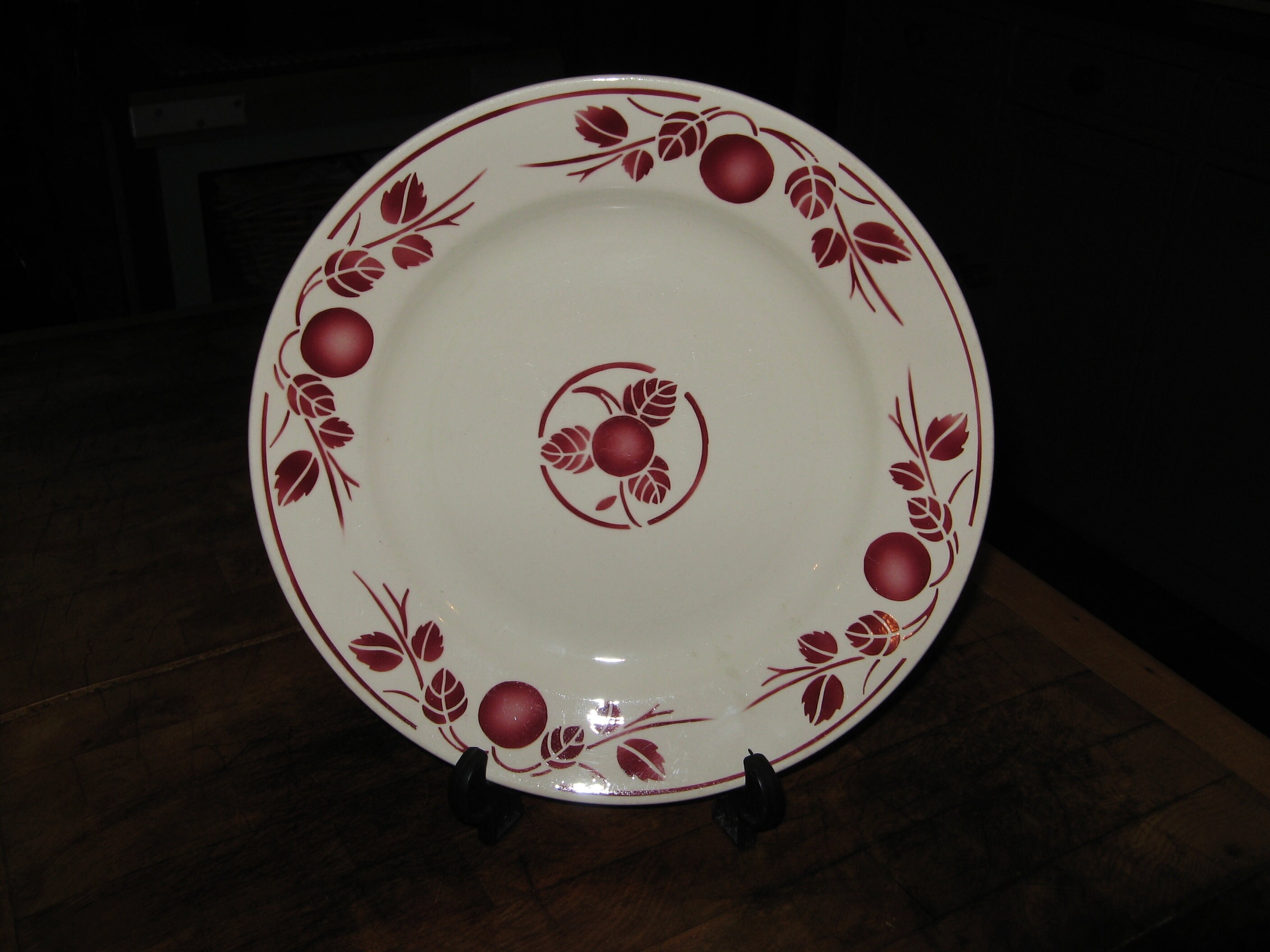 Un Beau Millésime Français Grande Assiette de Service Badonvillers - Cherry Design