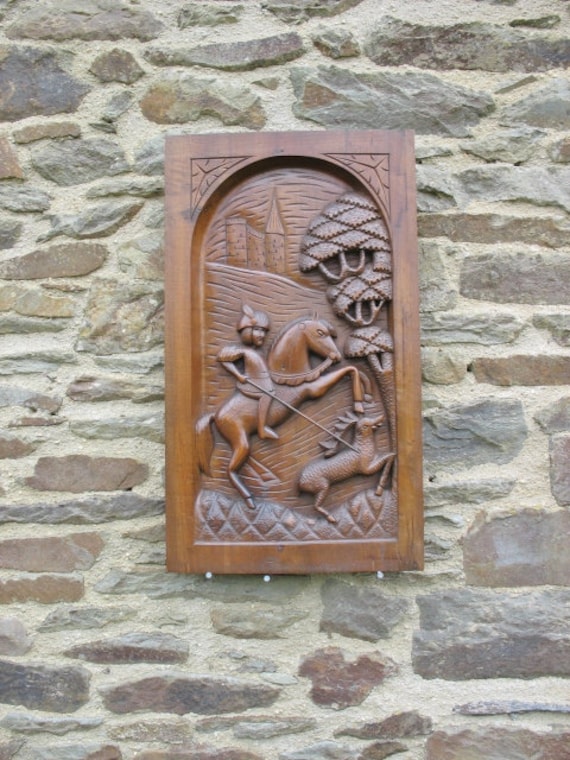 Un Joli Millésime Français Panneau Sculpté à La Main en Acajou d'un Chasseur de Chasse Au Cerf Cheva