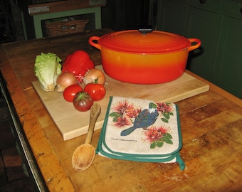 A Rare Vintage Le Creuset Oval Casserole / Dutch Oven / Size D /  Flame Color~ Ribbed Bottom ~Square Knob ~~ 1950,s