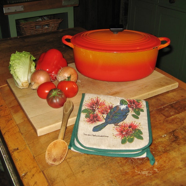 A Rare Vintage Le Creuset Oval Casserole / Dutch Oven / Size D /  Flame Color~ Ribbed Bottom ~Square Knob ~~ 1950,s