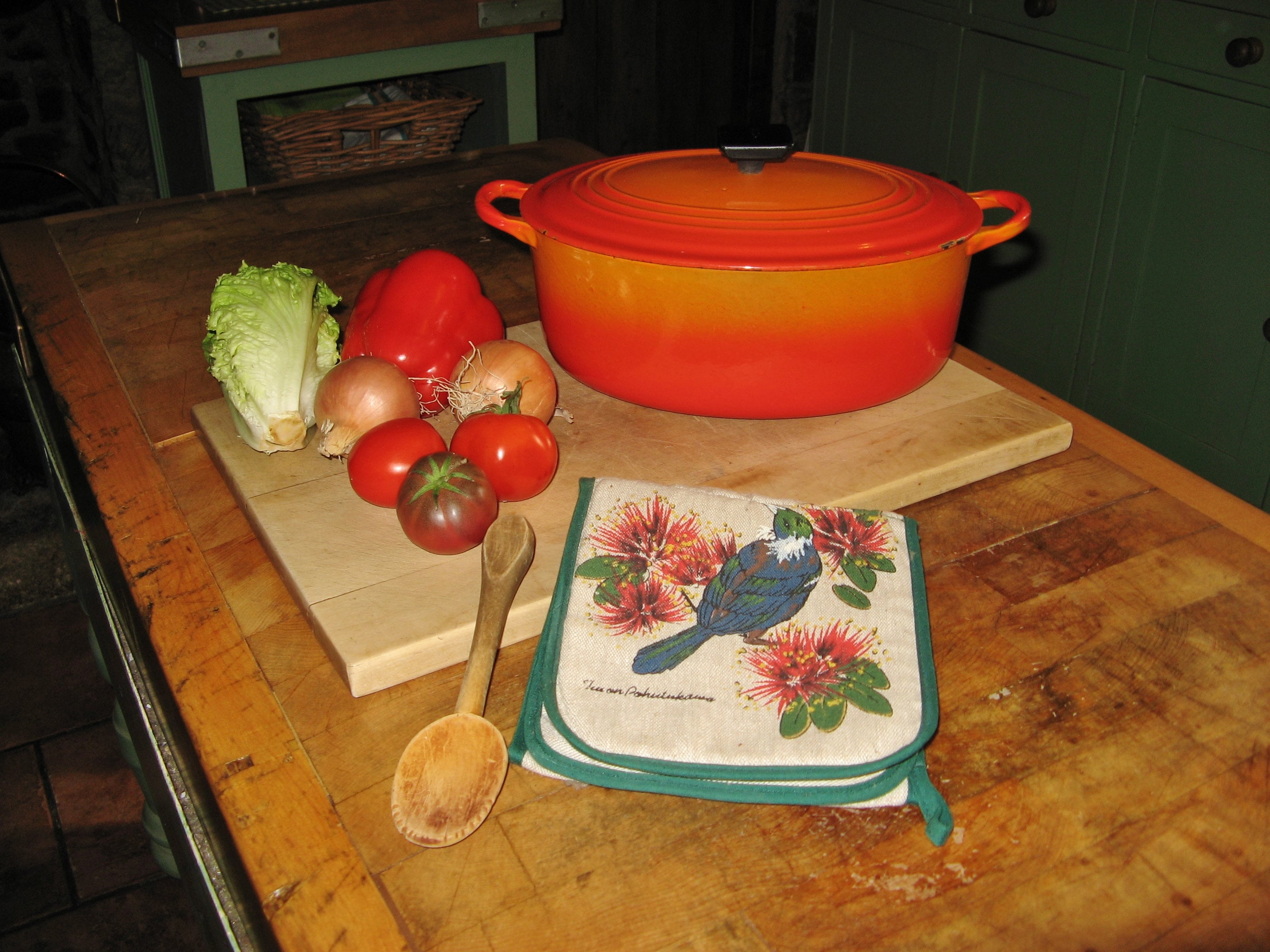 LE CREUSET 23センチ鍋オーバル 人形カラーオレンジ LE CREUSET