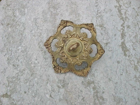 A Very Nice Vintage French Bronze Ormolu Ceiling Rose Light Fitting Fixture