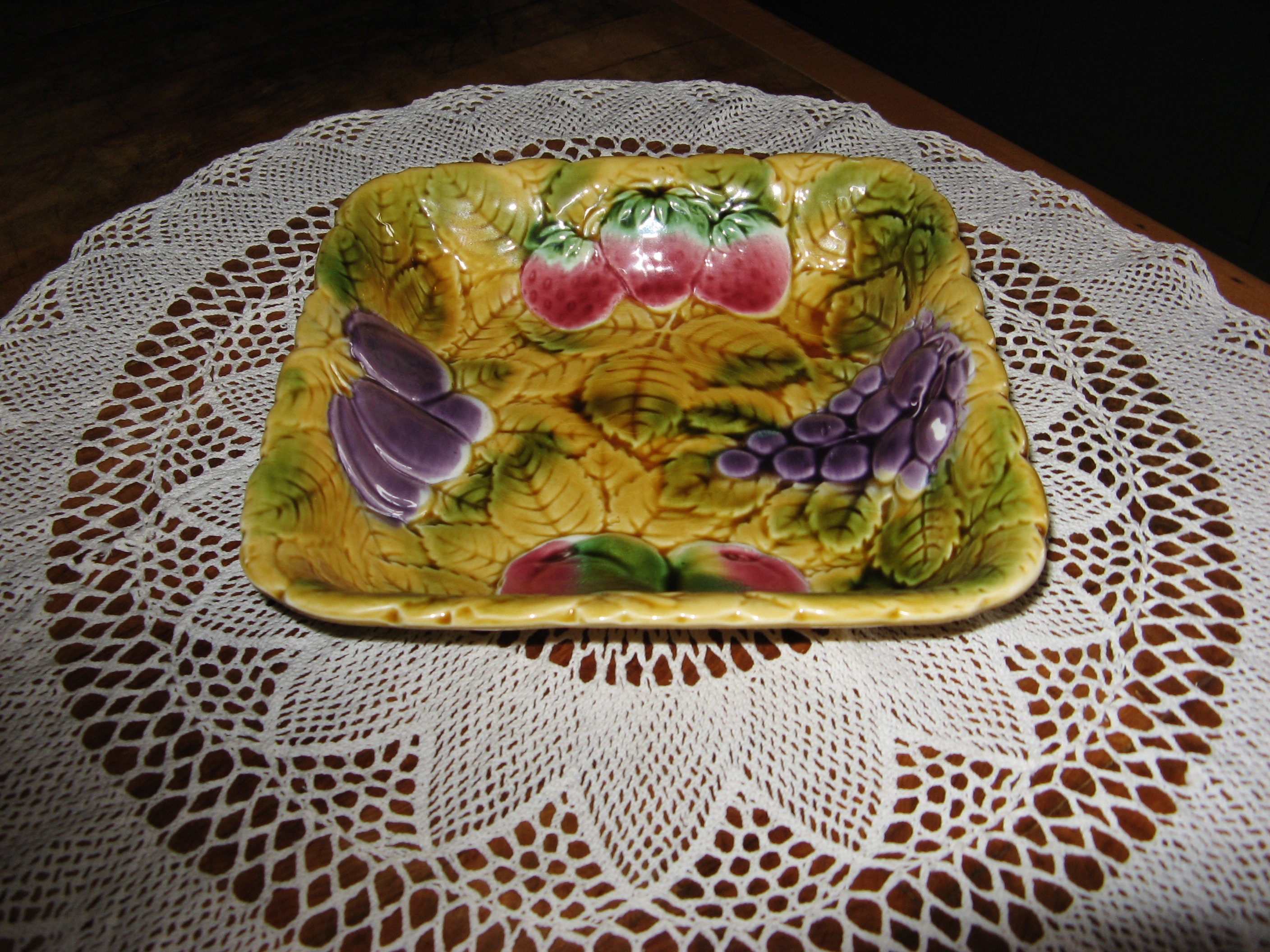 Vintage Français Plat de Fruits Carrés Sarreguemines ~ Majolica/Barbotine Années 1920