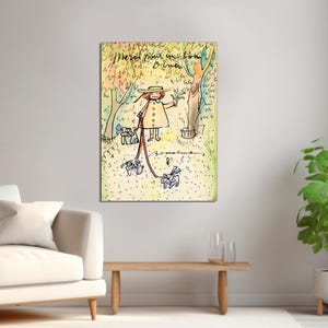 K&ouml;nnte beinhalten: Eine Aquarellillustration eines M&auml;dchens in einem gelben Mantel und einem Strohhut, das zwei Hunde an der Leine spazieren f&uuml;hrt. Der Text "I hear a bird in the birds" steht in der oberen linken Ecke des Bildes.