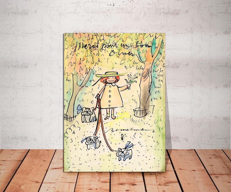 K&ouml;nnte beinhalten: Eine Aquarellillustration eines M&auml;dchens, das zwei Hunde in einem Park spazieren f&uuml;hrt. Das M&auml;dchen tr&auml;gt einen gelben Mantel und einen Hut. Die Hunde sind braun und wei&szlig;. Der Text "Zweifle niemals daran, was dein Herz dir sagt" steht oben im Bild.