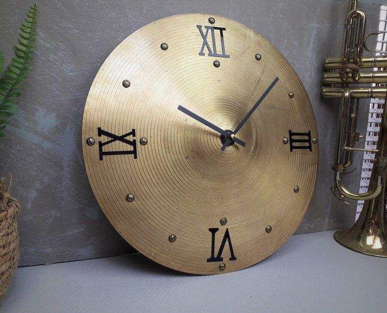 Clock Hand Coloured Rivets Drum Cymbal Wall Clock, 16