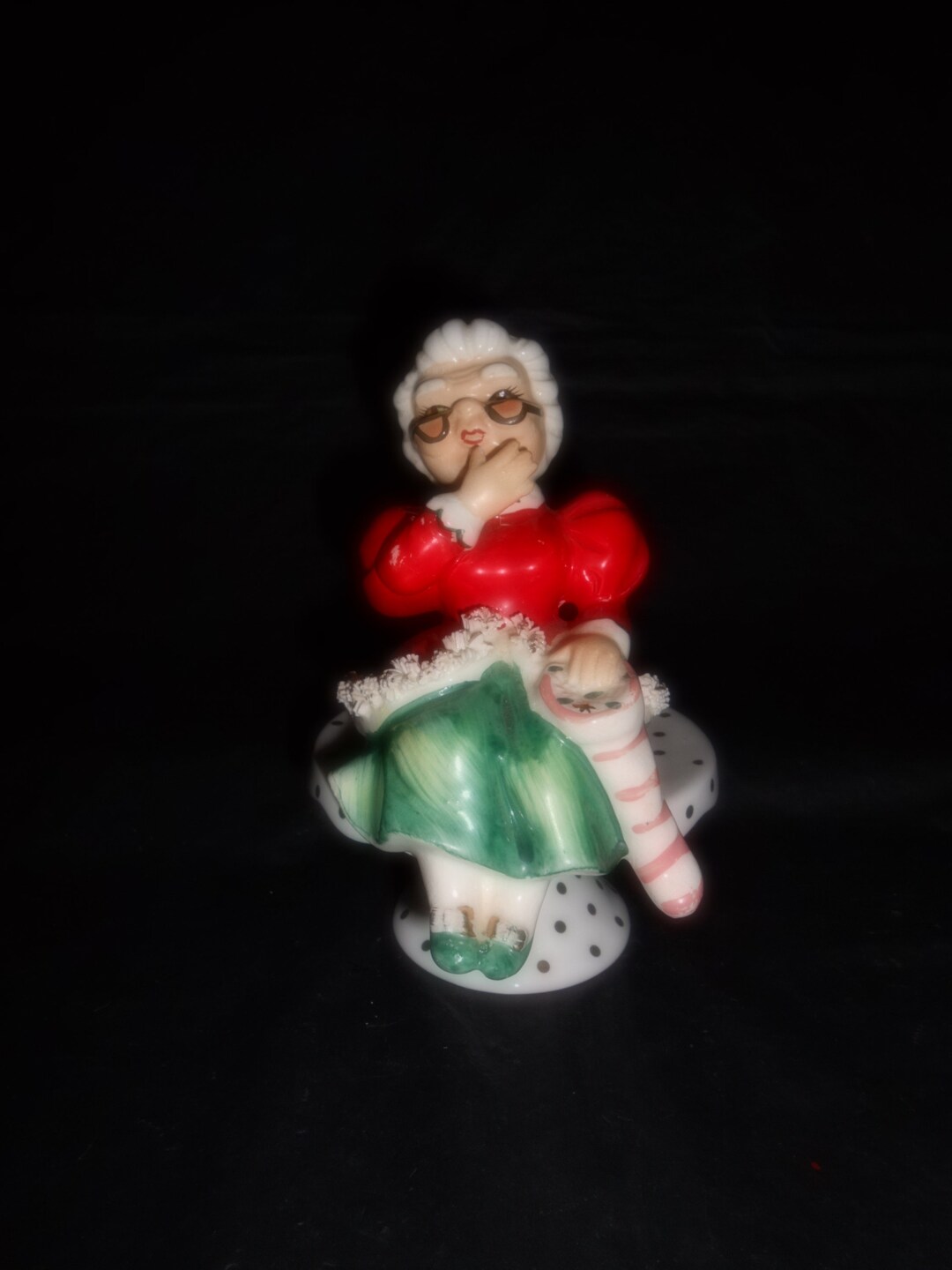 SITTING RETRO MRS CLAUS - 12.75