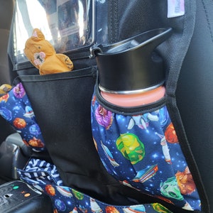iPad タッチスクリーン タブレット ホルダー付きのかわいいカーアクセサリー、宇宙プリントの子供用カーシート オーガナイザー、おもちゃオーガナイザー、最高のカーアクセサリー