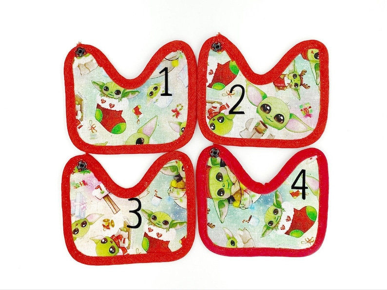 SCHLEICH FOAL Mantas escala 1:24 - Christmas Baby Yoda (rojo) - Listo para enviar imagen 3