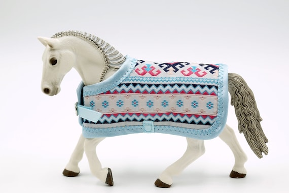 schleich blankets