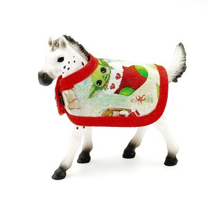 SCHLEICH FOAL Mantas escala 1:24 - Christmas Baby Yoda (rojo) - Listo para enviar imagen 1