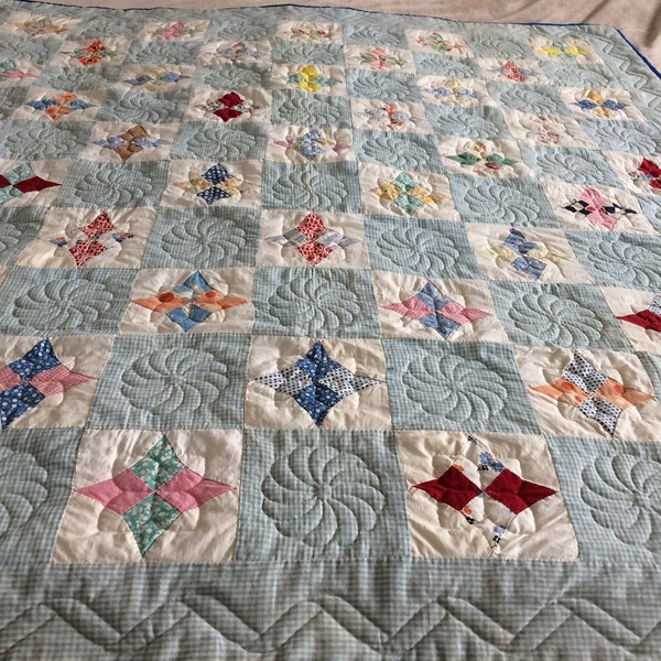 Vintage, depression era 1930s-1940s, hand pieced, hand quilted, mid size topper or adult lap quilt